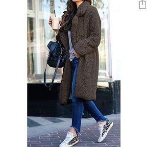 Women’s Dark Brown Teddy Bear Coat w/ pockets!
